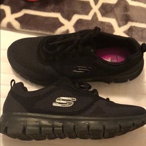 Sketchers lite-weight tennis shoes